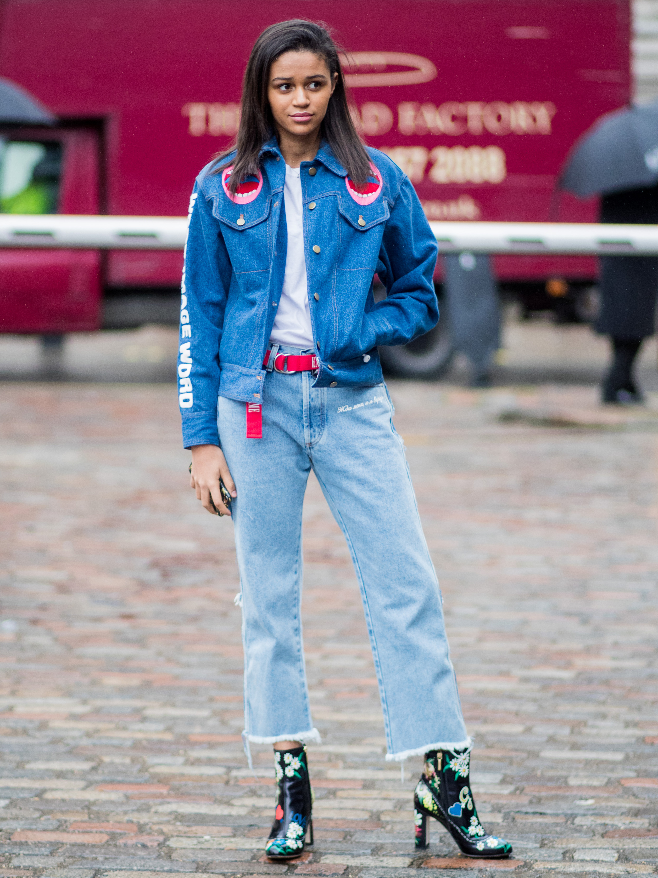 Paris FW 2019 Street Style: Alicia Vikander - STYLE DU MONDE